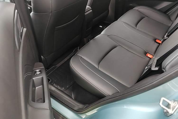 Used NETA V 2022 Chao 400 Left Rear Seat