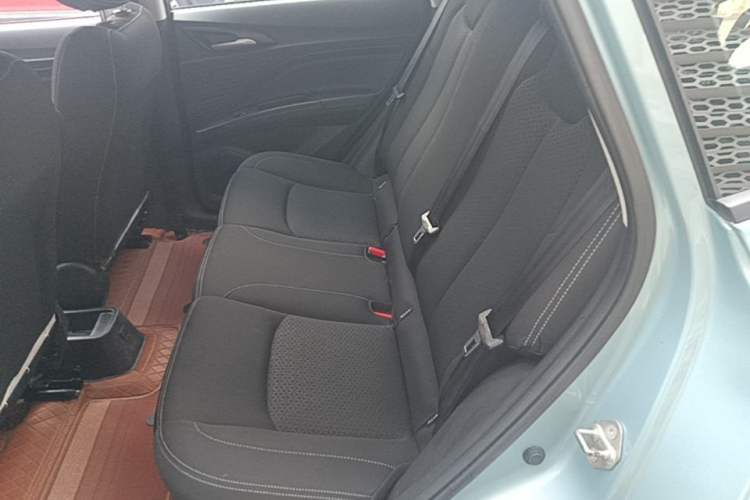 Used NETA V 2022 Standard Range Industry Custom Edition Left Rear Seat