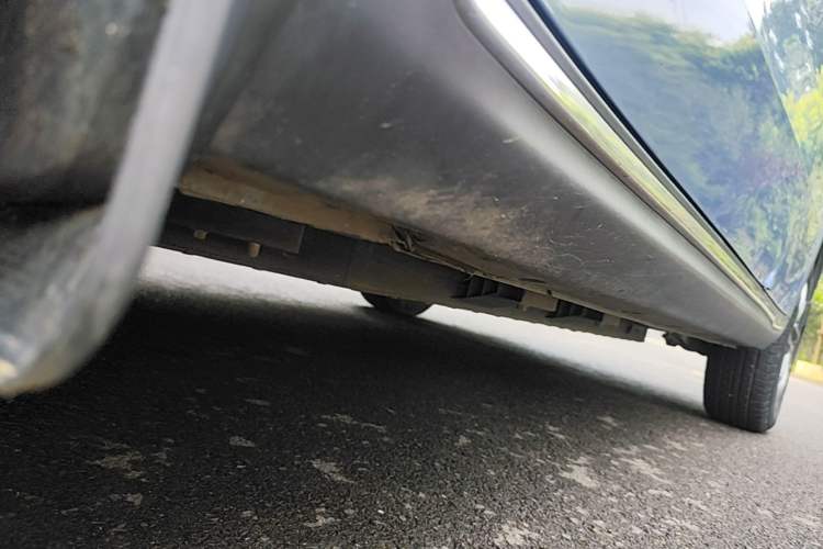 Used NETA V 2022 Chao 300 Lite Lithium Iron Phosphate Left Side Sill