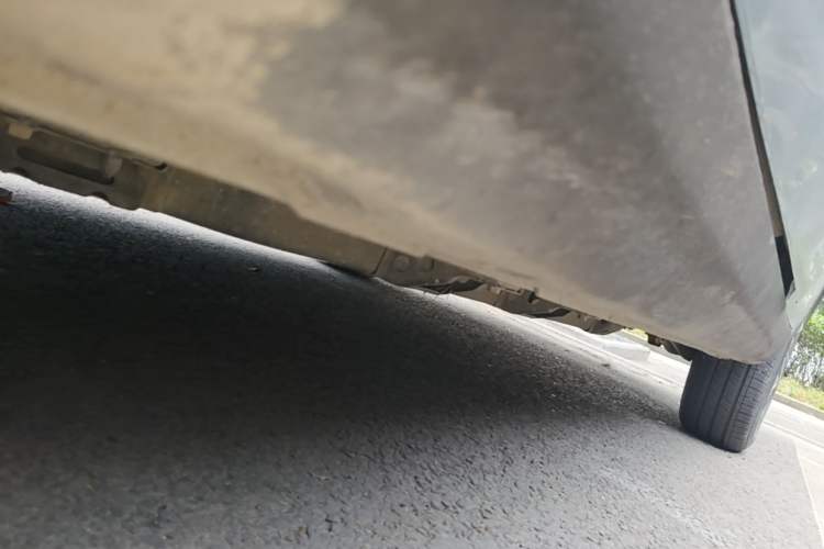 Used NETA V 2022 Long-Range Industry Custom Edition Left Side Sill