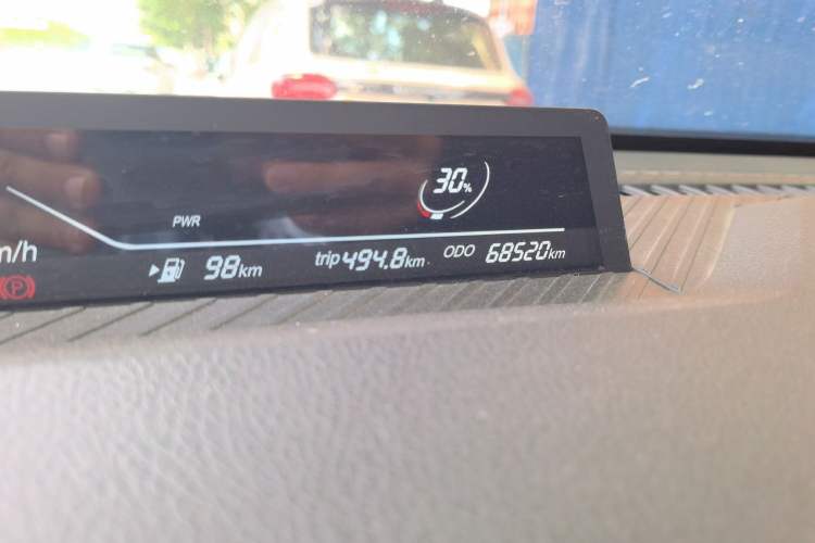 Used NETA V 2022 Chao 300 Lite Ternary Lithium Odometer Close Up