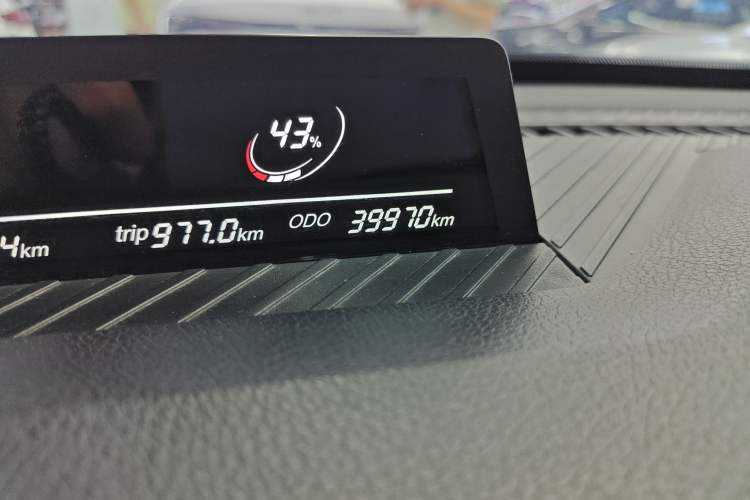 Used NETA V 2022 Pro Long-Range Smart Edition Odometer Close Up