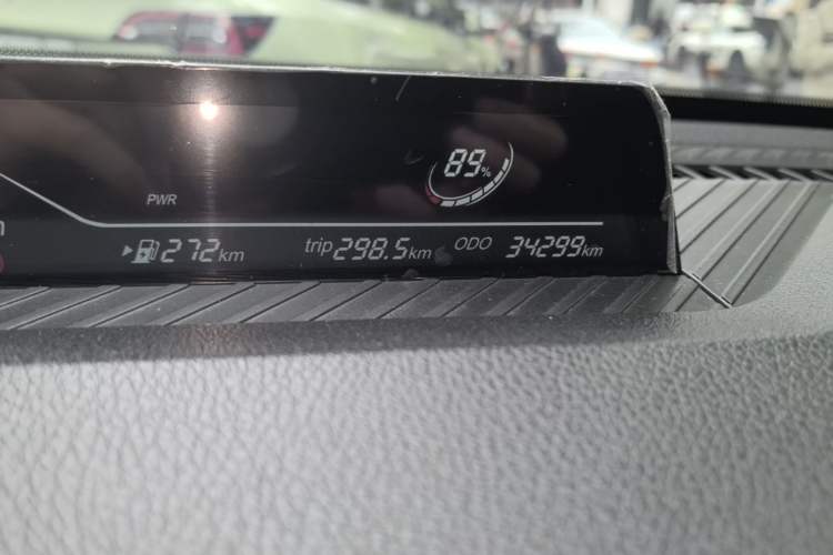 Used NETA V 2022 Chao 300 Lite Ternary Lithium Odometer Close Up