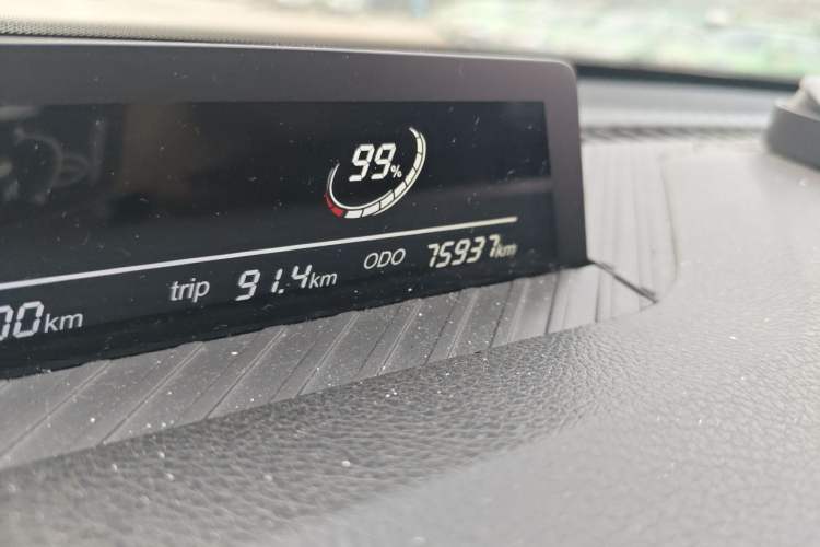 Used NETA V 2022 Chao 300 Lite Lithium Iron Phosphate Odometer Close Up