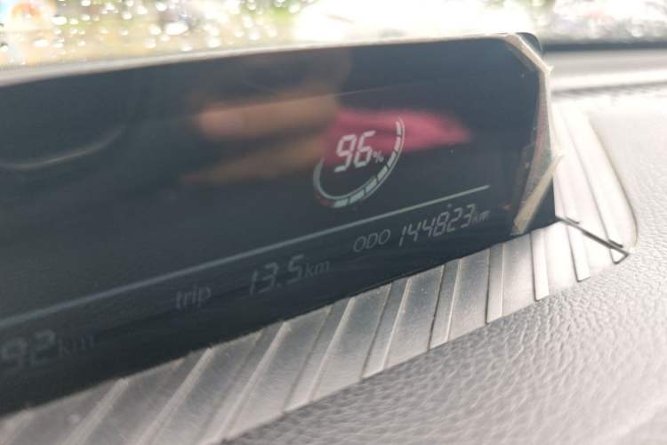 Used NETA V 2022 Chao 300 Lite Lithium Iron Phosphate Odometer Close Up