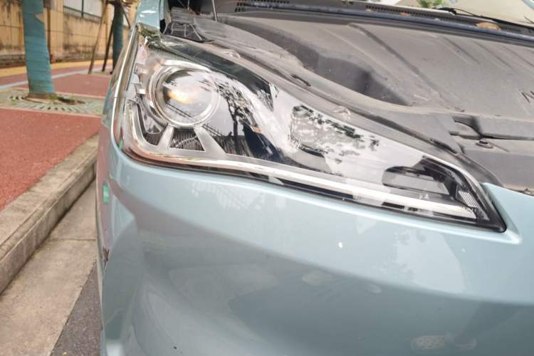 Used NETA V 2022 Chao 400 Lite Right Front Headlight