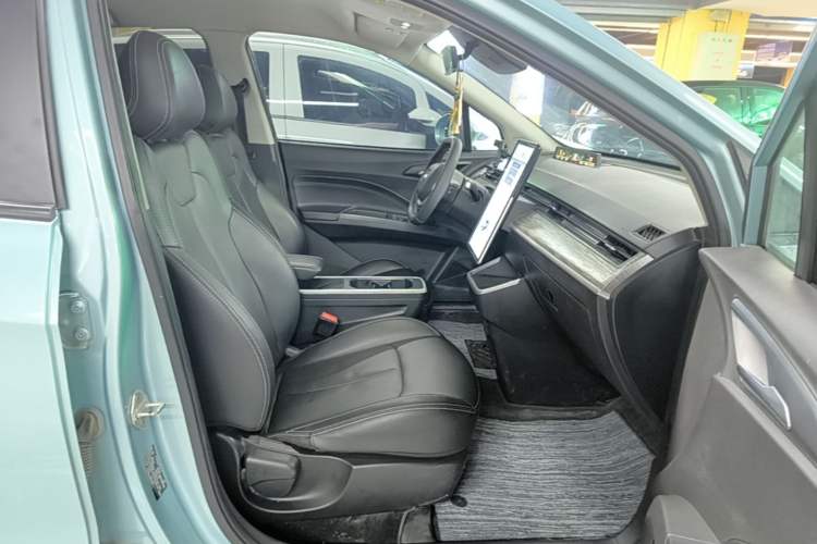 Used NETA V 2022 Chao 400 Lite Right Front Seat