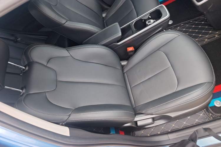 Used NETA V 2022 Chao 400 Lite Right Front Seat