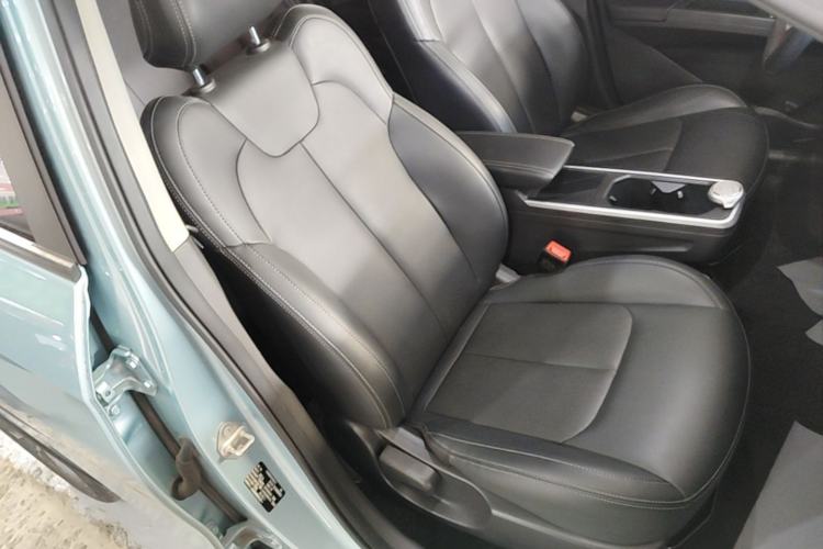Used NETA V 2022 Pro Long-Range Smart Edition Right Front Seat