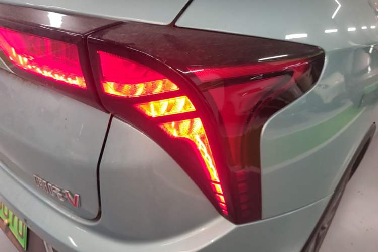 Used NETA V 2022 Chao 300 Lite Lithium Iron Phosphate Right Rear Taillight