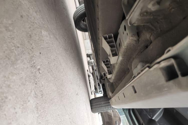 Used NETA V 2022 Chao 300 Lite Lithium Iron Phosphate Right Side Sill