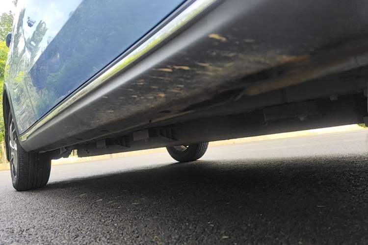 Used NETA V 2022 Chao 300 Lite Lithium Iron Phosphate Right Side Sill