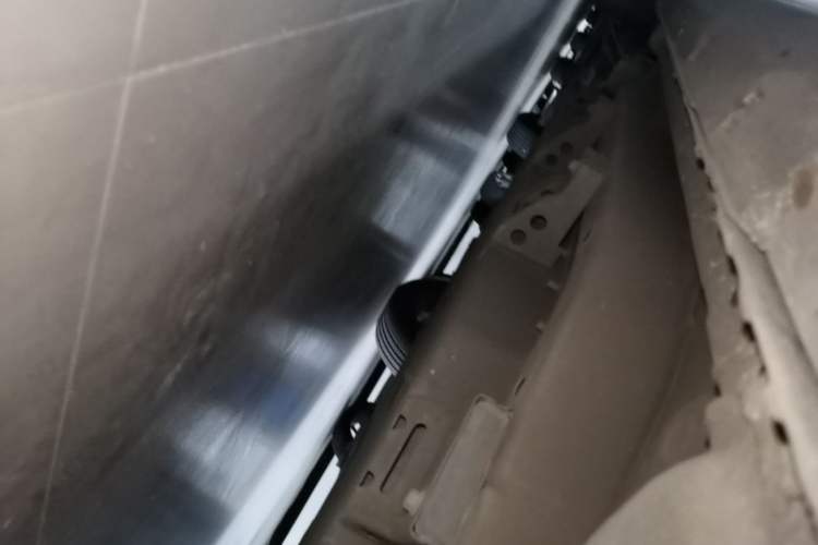 Used NETA V 2022 Long-Range Industry Custom Edition Right Side Sill