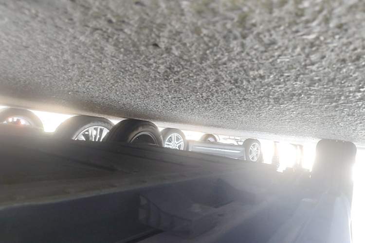 Used NETA V 2022 Standard Range Industry Custom Edition Right Side Sill
