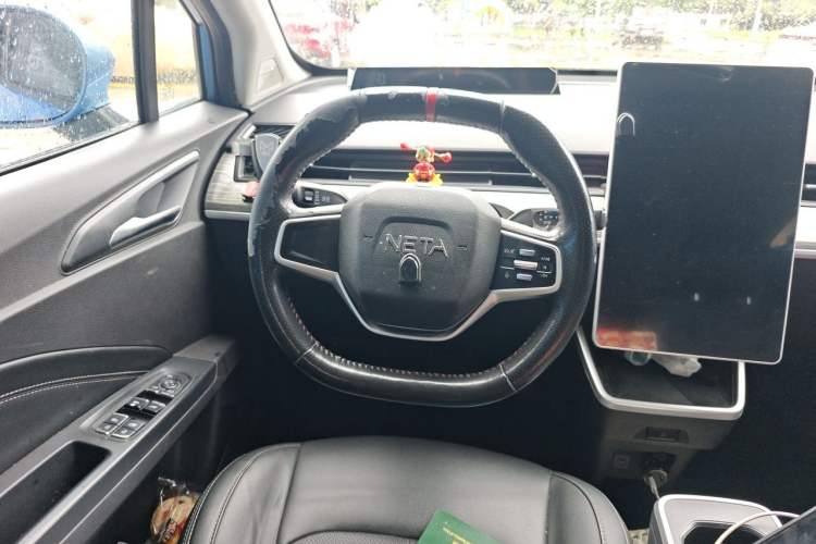 Used NETA V 2022 Chao 300 Lite Lithium Iron Phosphate Steering Wheel