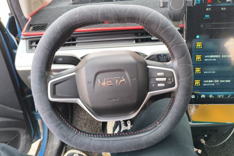 Used NETA V 2022 Chao 300 Lite Lithium Iron Phosphate Steering Wheel