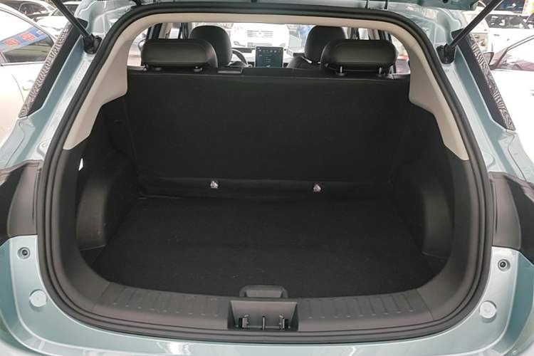 Used NETA V 2022 Chao 400 Trunk