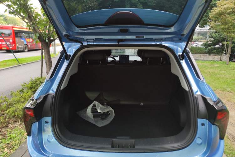 Used NETA V 2022 Chao 400 Lite Trunk