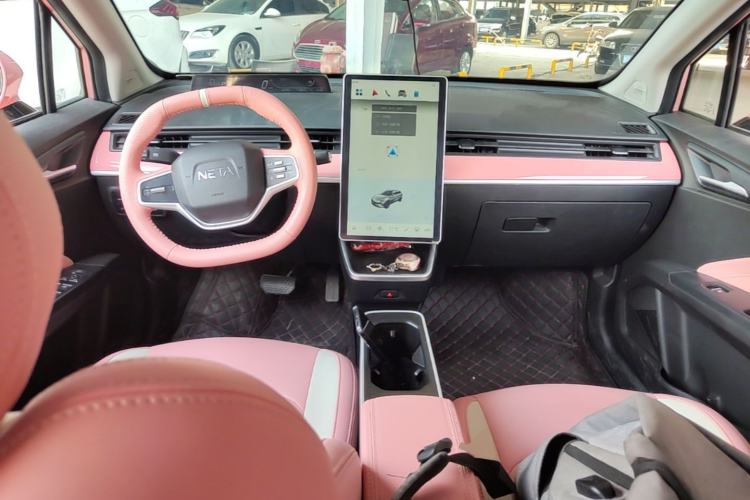 Used NETA V 2022 Chao 400 Lite Pink Custom Edition Center Console