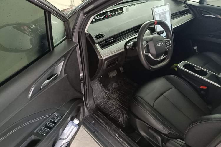 Used NETA V 2022 Chao 300 Lite Ternary Lithium Driver Seat