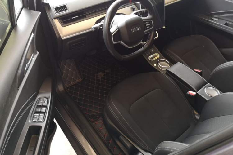 Used NETA V 2022 Standard Range Industry Custom Edition Driver Seat
