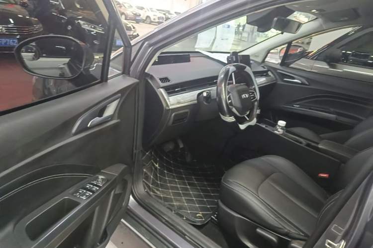 Used NETA V 2022 Chao 400 Driver Seat