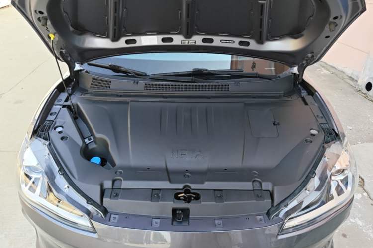 Used NETA V 2022 Chao 400 Industry Custom Edition Engine Bay