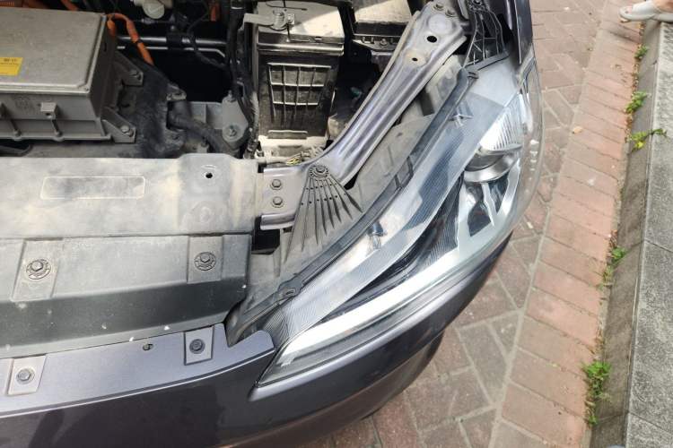 Used NETA V 2022 Long-Range Industry Custom Edition Engine Bay Left