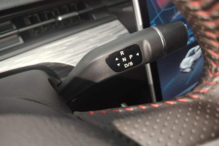 Used NETA V 2022 Chao 300 Industry Custom Edition Gear Lever