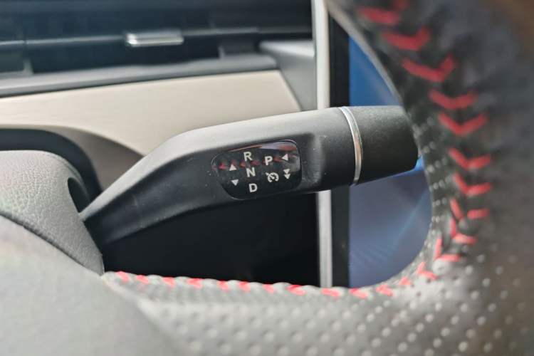 Used NETA V 2022 Pro Long-Range Smart Edition Gear Lever