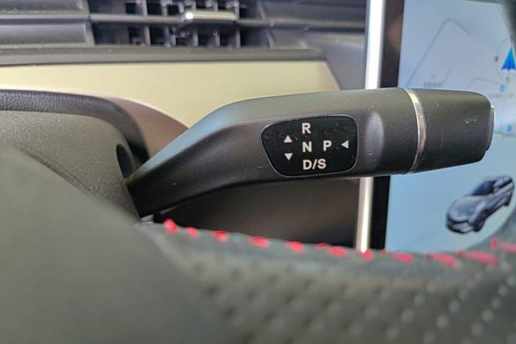Used NETA V 2022 Chao 300 Lite Ternary Lithium Gear Lever