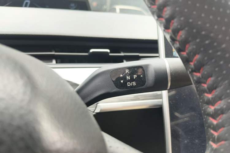 Used NETA V 2022 Chao 300 Lite Ternary Lithium Gear Lever
