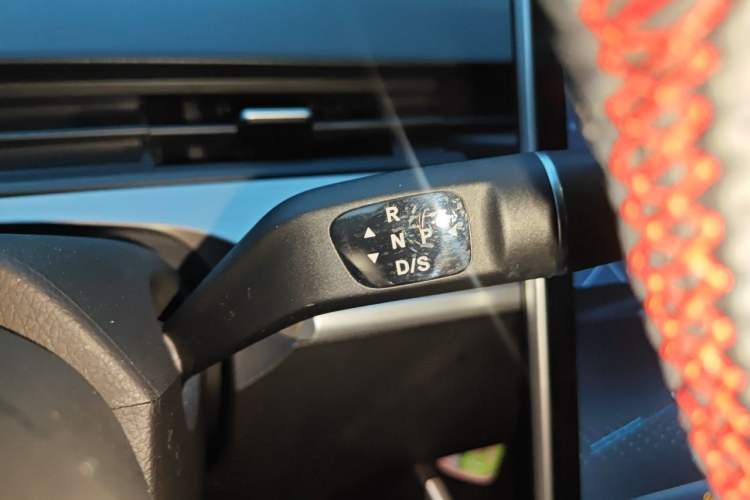 Used NETA V 2022 Long-Range Industry Custom Edition Gear Lever
