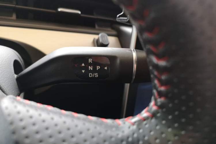 Used NETA V 2022 Standard Range Industry Custom Edition Gear Lever