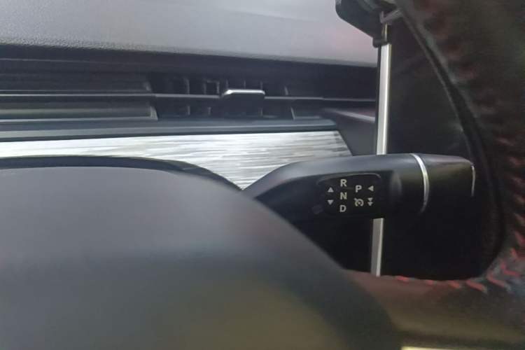 Used NETA V 2022 Chao 400 Gear Lever