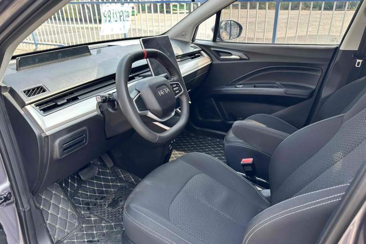Used NETA V 2022 Standard Range Industry Custom Edition Interior 2