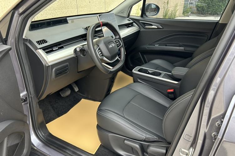 Used NETA V 2022 Pro Long-Range Smart Edition Interior 4
