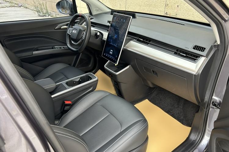 Used NETA V 2022 Pro Long-Range Smart Edition Interior 7