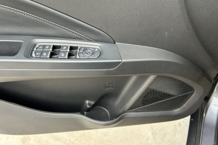 Used NETA V 2022 Pro Long-Range Smart Edition Interior 8