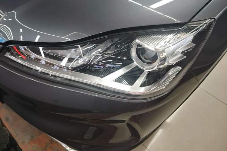Used NETA V 2022 Chao 300 Industry Custom Edition Left Front Headlight