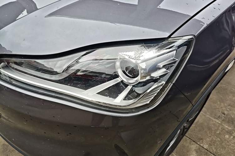 Used NETA V 2022 Pro Long-Range Smart Edition Left Front Headlight