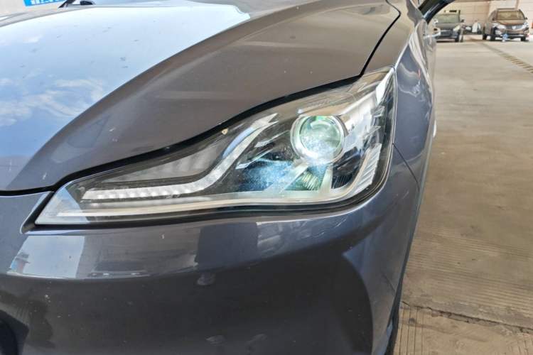 Used NETA V 2022 Chao 300 Industry Custom Edition Left Front Headlight