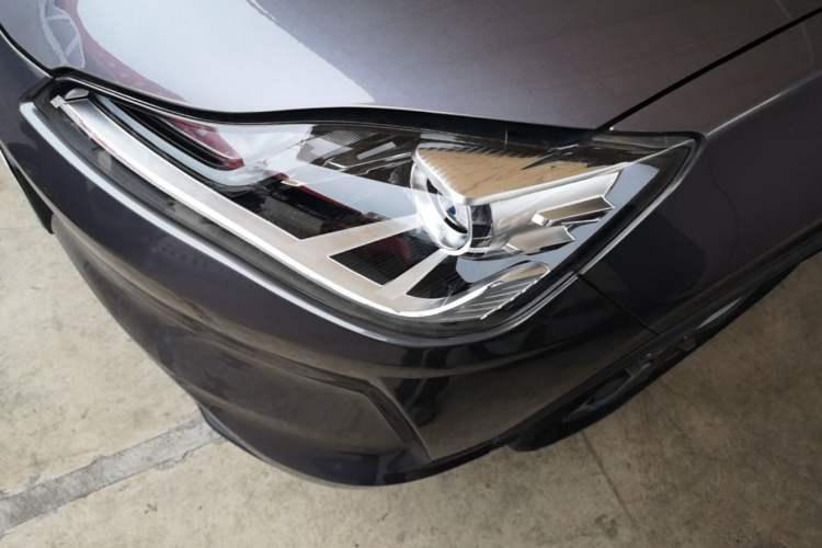Used NETA V 2022 Standard Range Industry Custom Edition Left Front Headlight