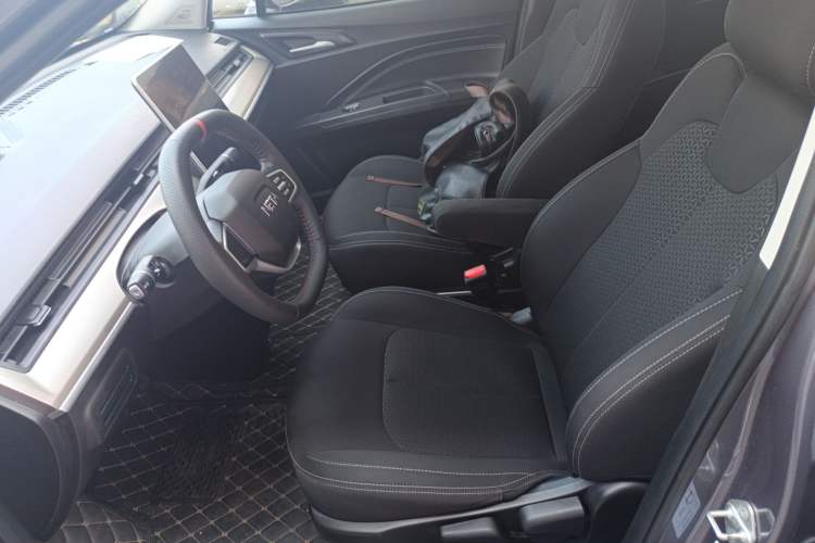 Used NETA V 2022 Standard Range Industry Custom Edition Left Front Seat