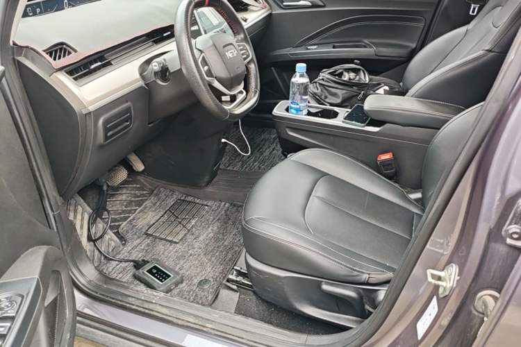Used NETA V 2022 Pro Long-Range Smart Edition Left Front Seat