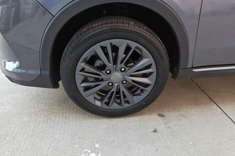 Used NETA V 2022 Chao 400 Industry Custom Edition Left Front Wheel Hub
