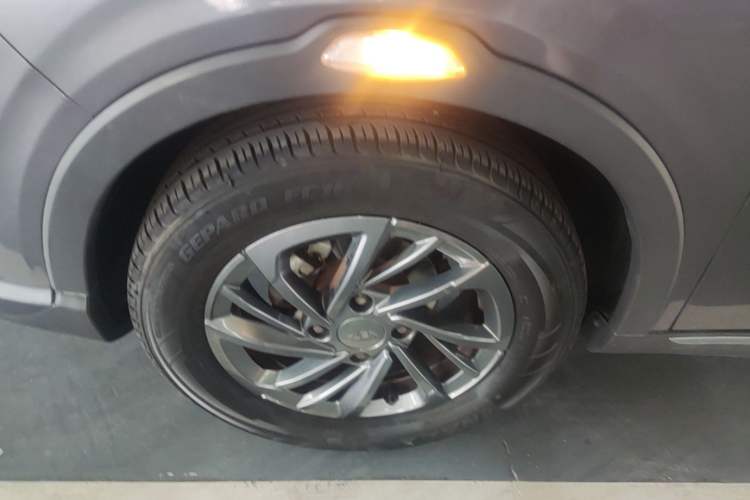 Used NETA V 2022 Chao 300 Lite Ternary Lithium Left Front Wheel Hub