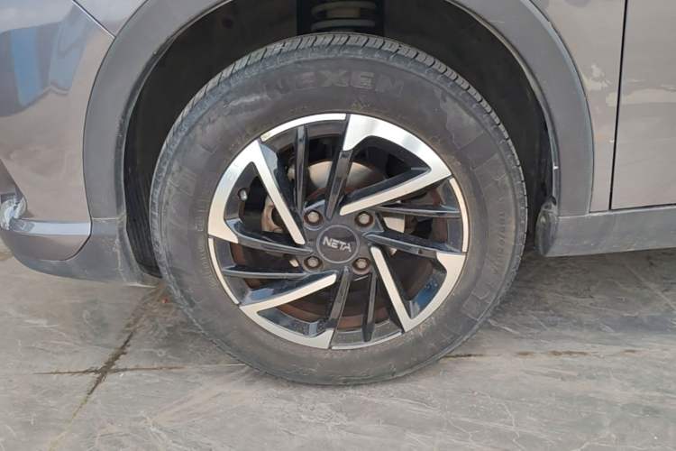 Used NETA V 2022 Long-Range Industry Custom Edition Left Front Wheel Hub