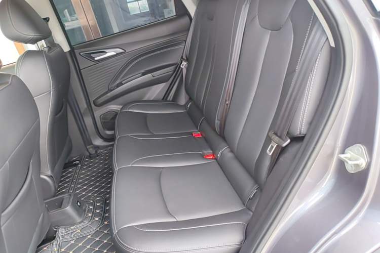 Used NETA V 2022 Long-Range Industry Custom Edition Left Rear Seat