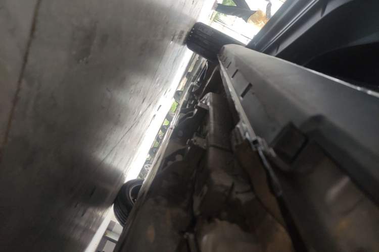 Used NETA V 2022 Pro Industry Custom Edition Left Side Sill